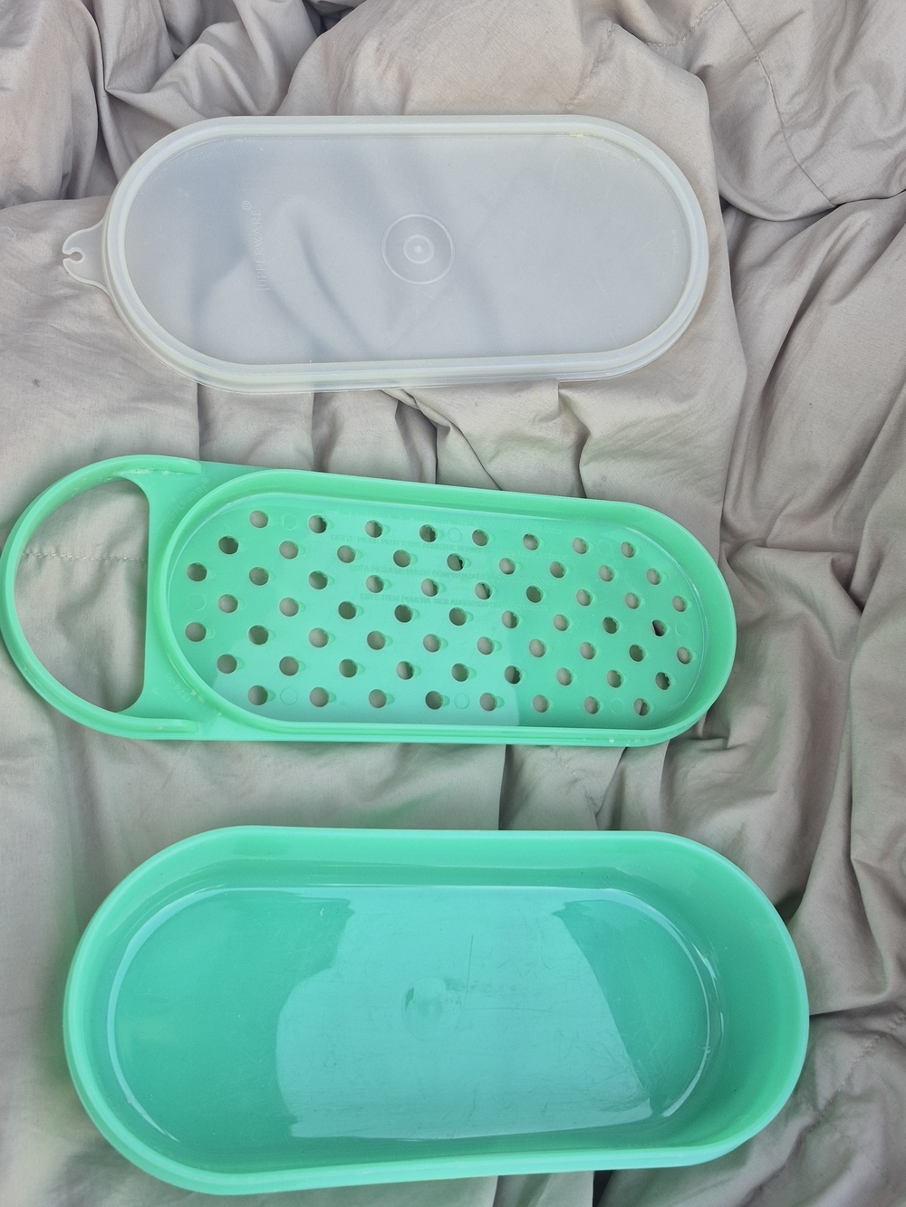 Tupperware Teal Green Multi-Part Kitchen Drainer with White Lid